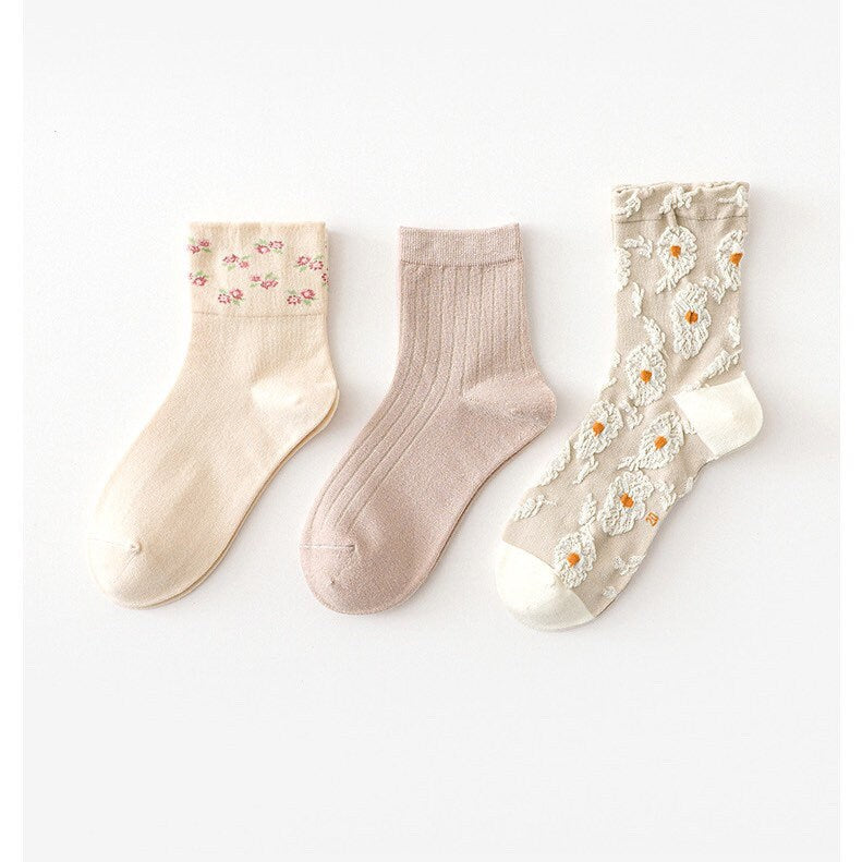 Miss June’s | Set of 3 pairs of cotton socks|Cute | elegant | Daily | Patterned | Designed | Women | Gift Idea | Casual | Comfortable