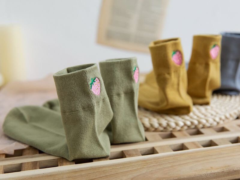 Miss June’s | Women’s 1 pair cotton socks|Creative | Colorful | Paint | Embroidery | Designed | Art | Gift Idea | Casual | Comfortable |