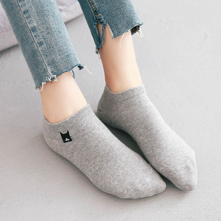 Miss June’s | Women’s 1 pair cotton ankle socks|animals | Cat | Daily | Cute | Designed | Embroidered | Gift Idea | Casual | Comfortable |