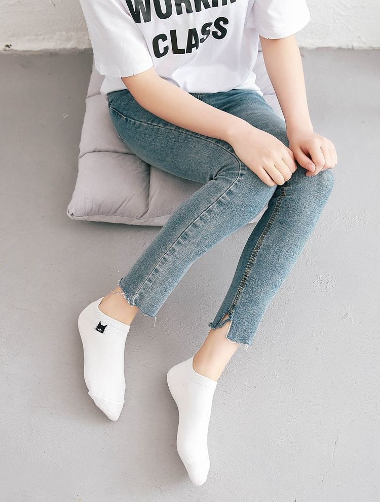 Miss June’s | Women’s 1 pair cotton ankle socks|animals | Cat | Daily | Cute | Designed | Embroidered | Gift Idea | Casual | Comfortable |