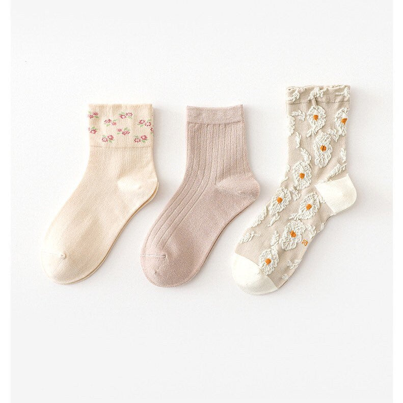 Miss June’s | Set of 3 pairs of cotton socks｜Cute | elegant | Daily | Patterned | Designed | Women | Gift Idea | Casual | Comfortable