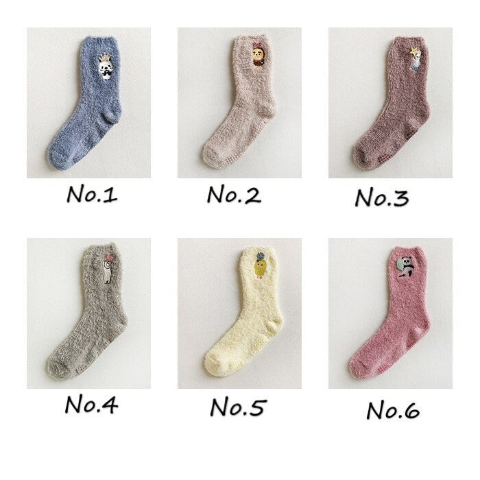 Miss June’s | Women’s | 1 pair | Floor socks | Cute | Fuzzy | Home wear | Warm | Soft | Gift Idea | Casual | Cozy| Animals| Comfort | Winter